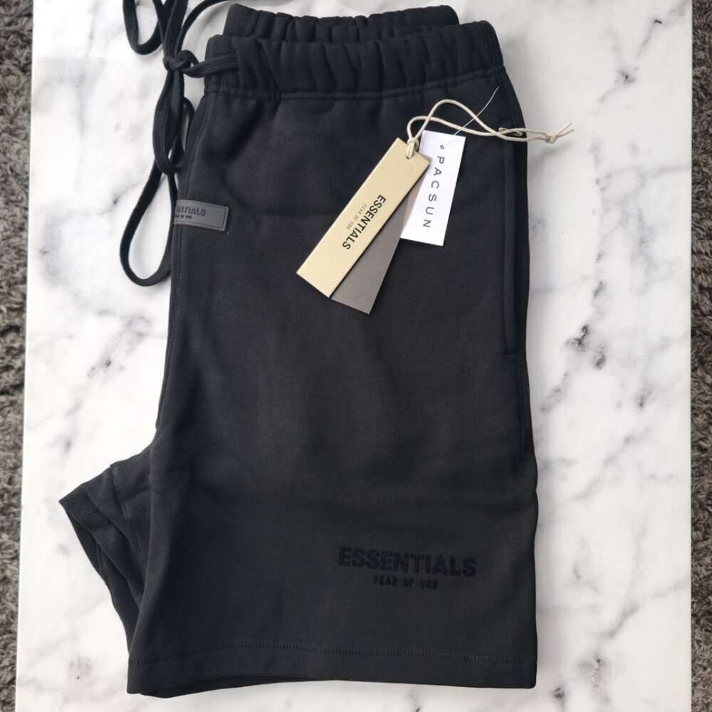 Fear of God Essentials Shorts Black NWT Minimal Streetwear - Picture 2 of 8